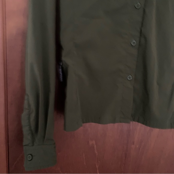 Women’s M SHERPA ADVENTURE GEAR Olive Green Long Sleeve Tab Up Button Shirt EXC - Picture 12 of 16